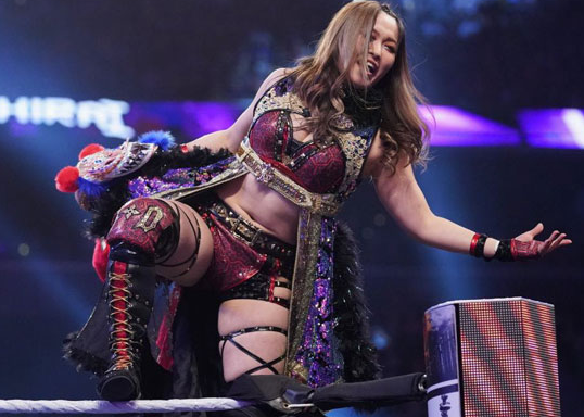 WWE紫雷イオNXT女子王座獲得宣言