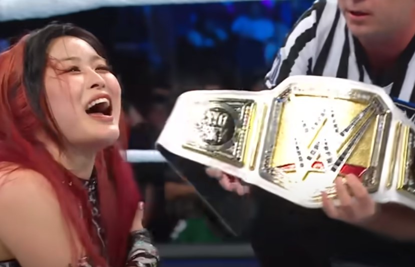WWE イヨ・スカイが日本人対決制するアスカを撃破！